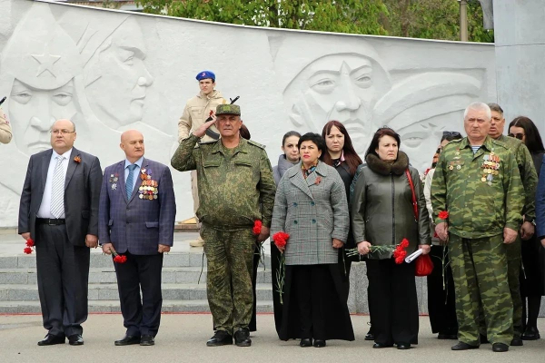 Чтоб не распалась связь времён