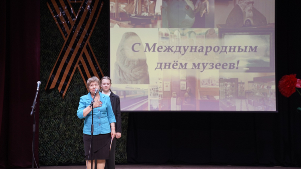 Находиться в гуще событий