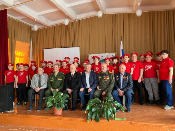 &laquo;Ветеранский десант&raquo; в школе с. Новоблагодарного