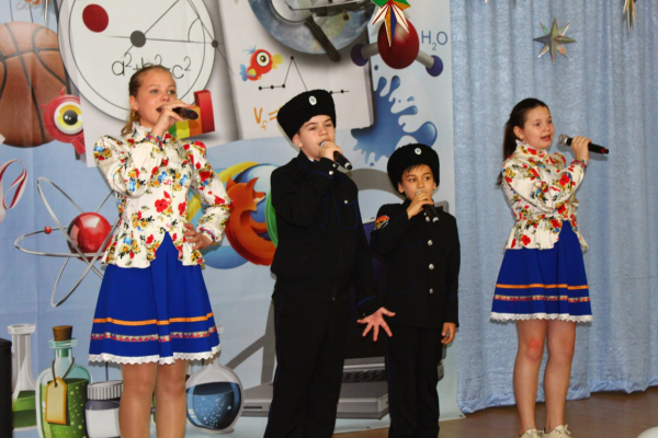 Праздник &mdash; добрый, светлый, яркий