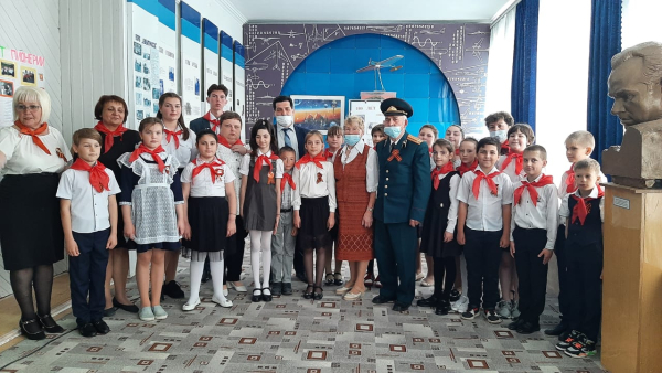 Неразрывна связь поколений!