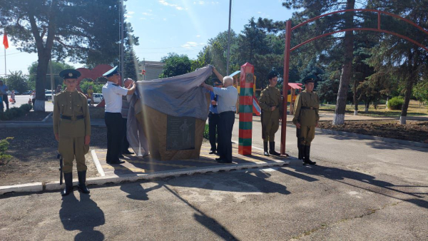Памятный знак пограничников  в с. Китаевском