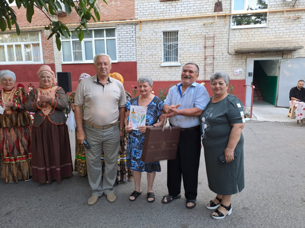 Внимание семейным ценностям