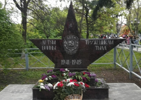 Отмечен первый юбилей&hellip; памятнику!